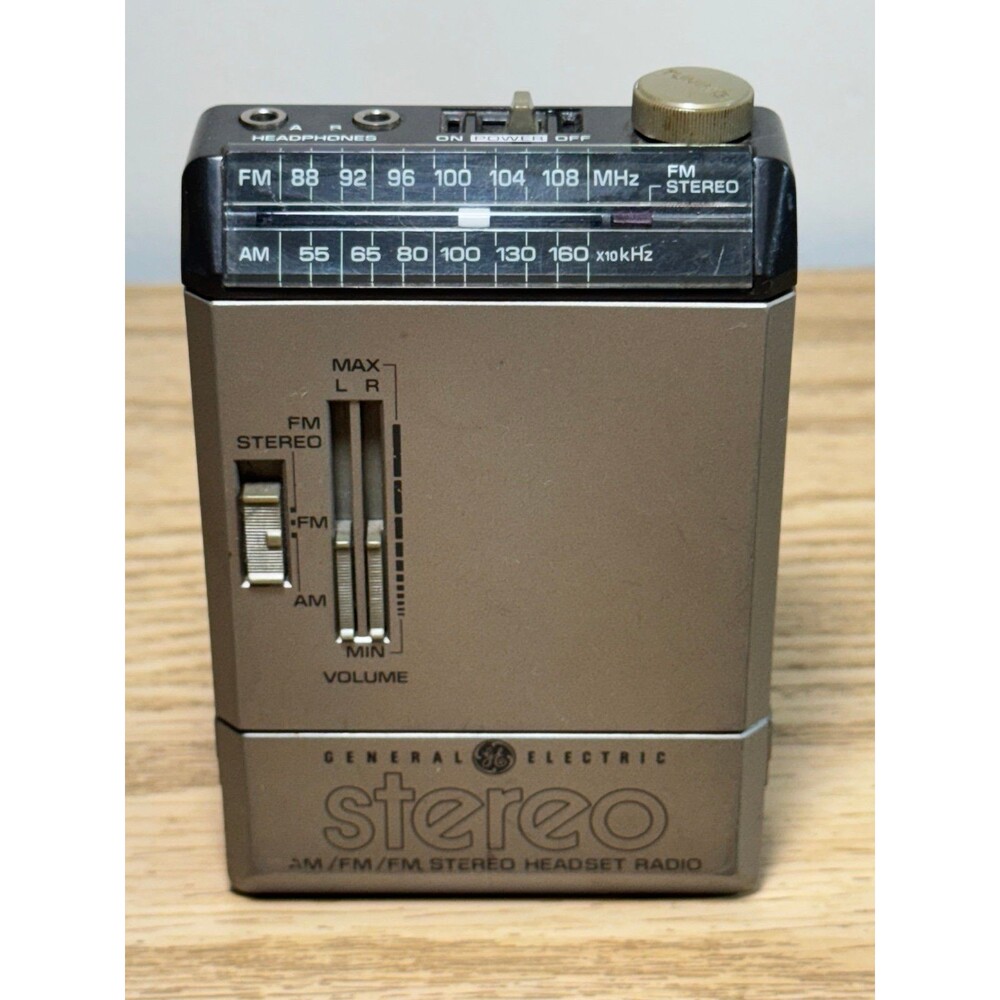 Vintage GE General Electric AM FM Headset Radio‎ Model No 7-1000A Tested Working
